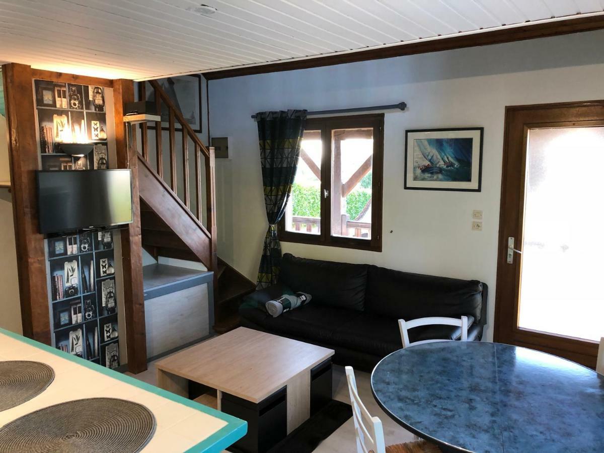 Aux Lettres Du Lavoir La Rivière-Saint-Sauveur Kültér fotó