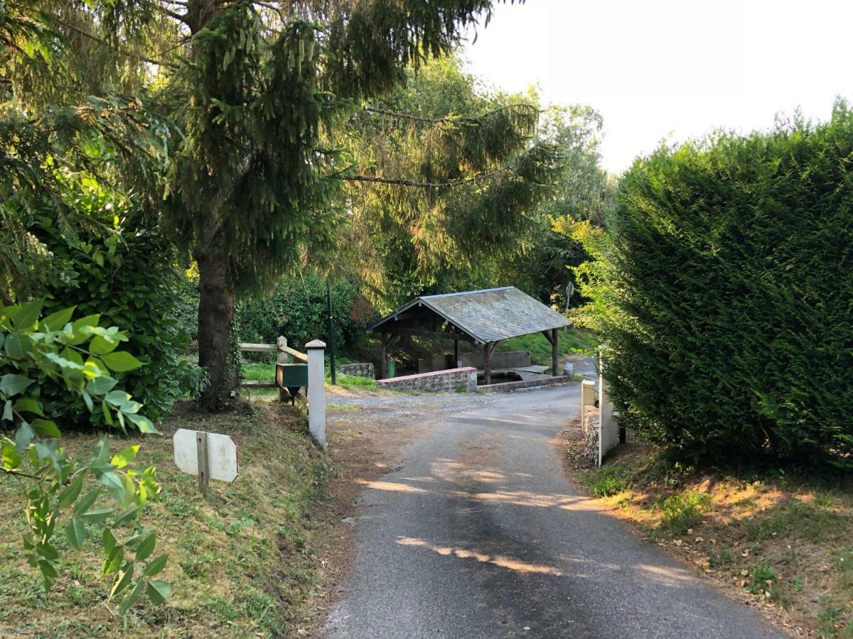 Aux Lettres Du Lavoir La Rivière-Saint-Sauveur Kültér fotó
