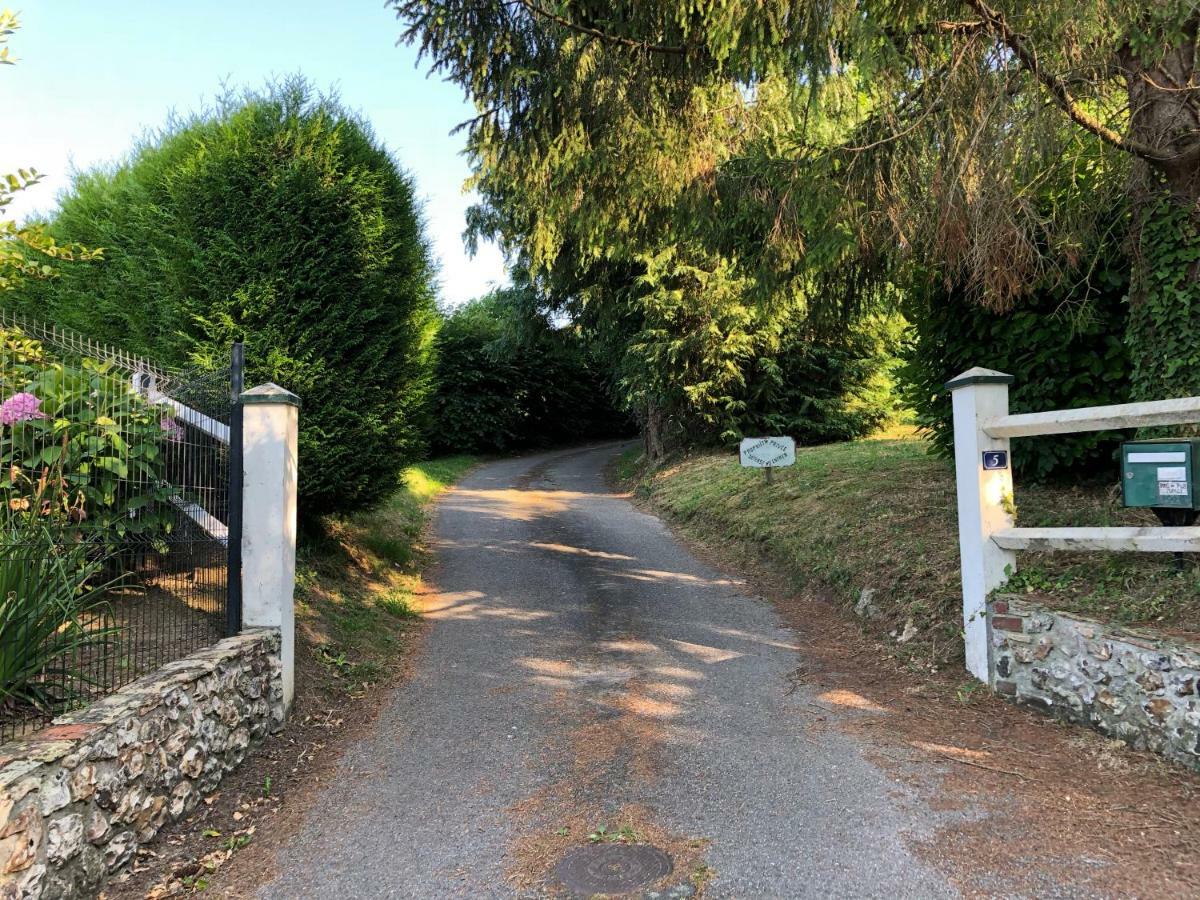 Aux Lettres Du Lavoir La Rivière-Saint-Sauveur Kültér fotó