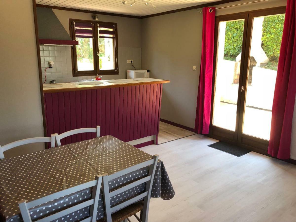 Aux Lettres Du Lavoir La Rivière-Saint-Sauveur Kültér fotó