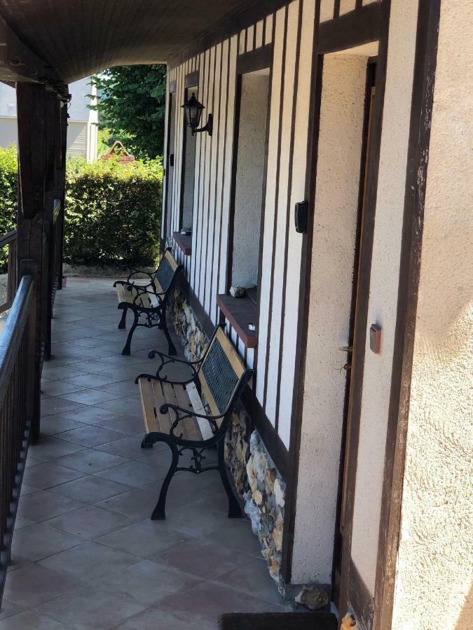 Aux Lettres Du Lavoir La Rivière-Saint-Sauveur Kültér fotó